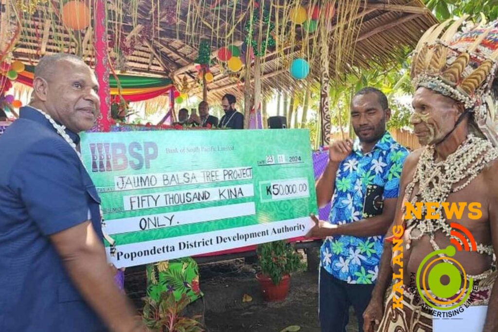 MINISTER PRESENTS K50,000 TO JAUMO BALSA WOOD NURSERY IN NORTHERN PROVINCE